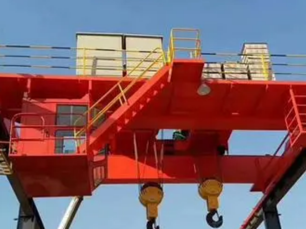 雙梁行車變頻器控制如何提高行車系統(tǒng)的可靠性和**性？